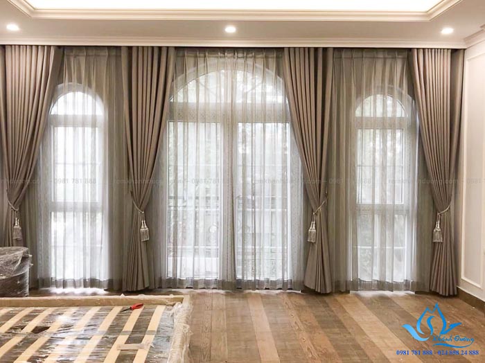 Tạo điểm nhấn cho ngôi nhà của bạn với rèm vải Thái Lan độc đáo. Với chất liệu cao cấp và đa dạng kiểu dáng, tận hưởng cảm giác thư giãn khi phòng khách của bạn trở nên sang trọng hơn.