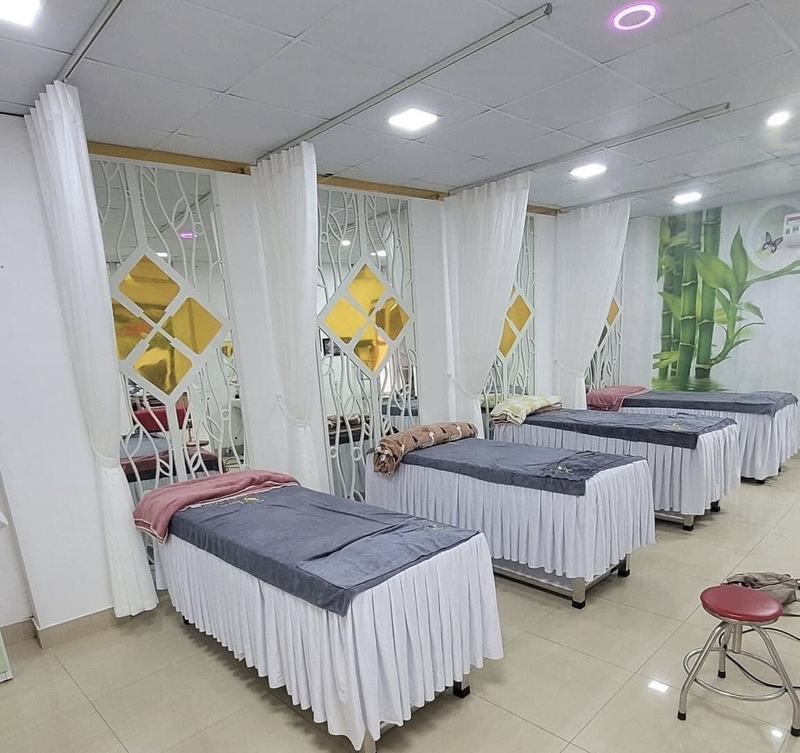 Rèm spa Voan trắng ngăn giường cho thẩm mỹ viện tại Lê văn Lương