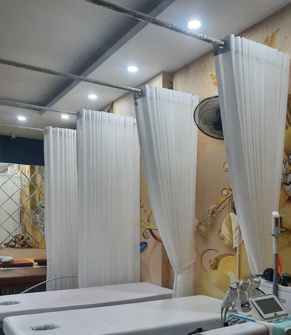 Rèm voan trắng ngăn giường cho Spa tại Long Biên 