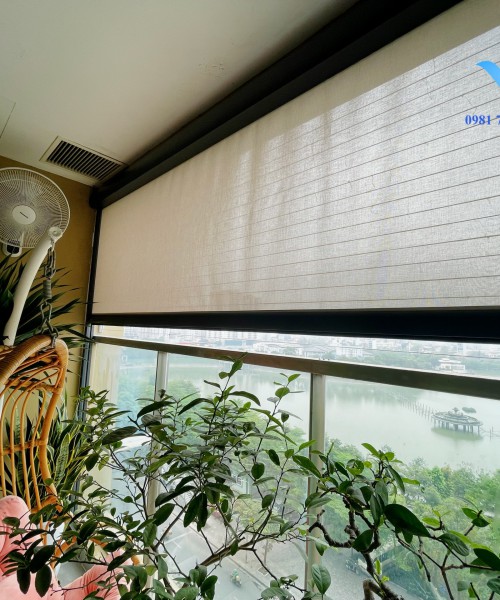 Rèm Zipscreen cao cấp che nắng mưa ban công Tòa D2 chung cư Mandarin Garden Quận Thanh Xuân