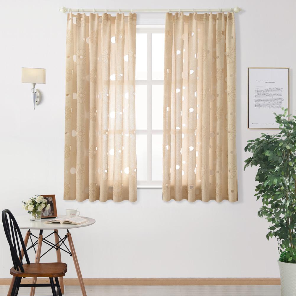 Với một ô cửa sổ nhỏ, bạn chỉ nên chọn mẫu rèm cửa vải Bỉ nhỏ xinh để tạo sự hài hòa