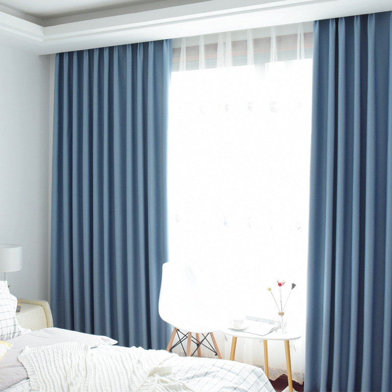 Bộ rèm vải Bỉ sang trọng bậc nhất màu xanh ngọc nhẹ nhàng, hòa quyện cùng màu sơn tường trắng tinh khôi
