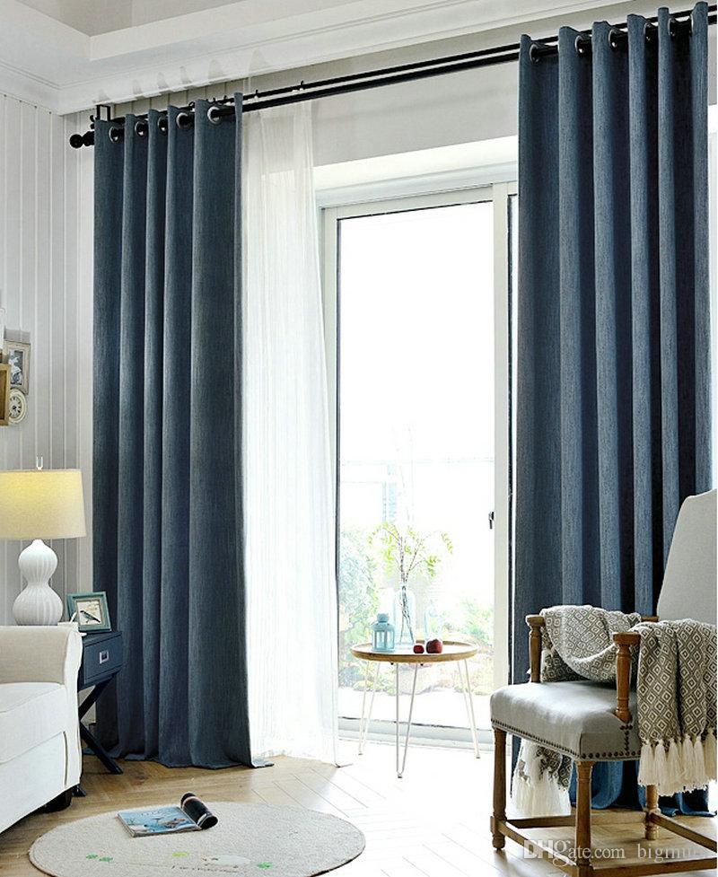 Mẫu rèm cửa một màu HH-631 hoàn toàn phù hợp với không gian phòng khách của gia đình bạn
