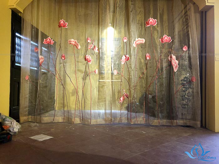 Rèm voan thêu hoa sen trang trí mã VT 28 ở Quốc Oai