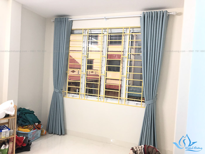 Đơn giản nhưng sang trọng, rèm vải cửa sổ một màu giá rẻ Hà Nội sẽ làm cho phòng của bạn trông thật thanh lịch và hiện đại. Khám phá hình ảnh liên quan và sắp xếp lại không gian của bạn hôm nay!