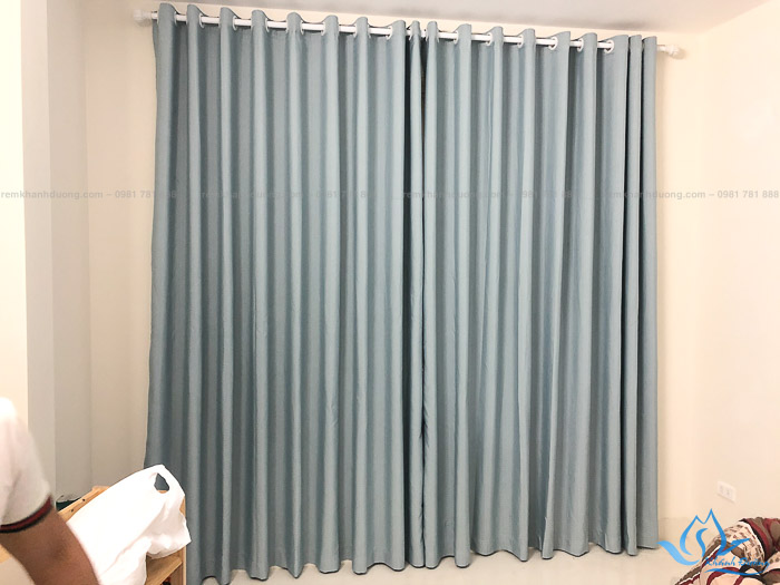 Rèm vải cửa sổ một màu cho phòng gia đình đẹp An Trai, Hà Nội RV22