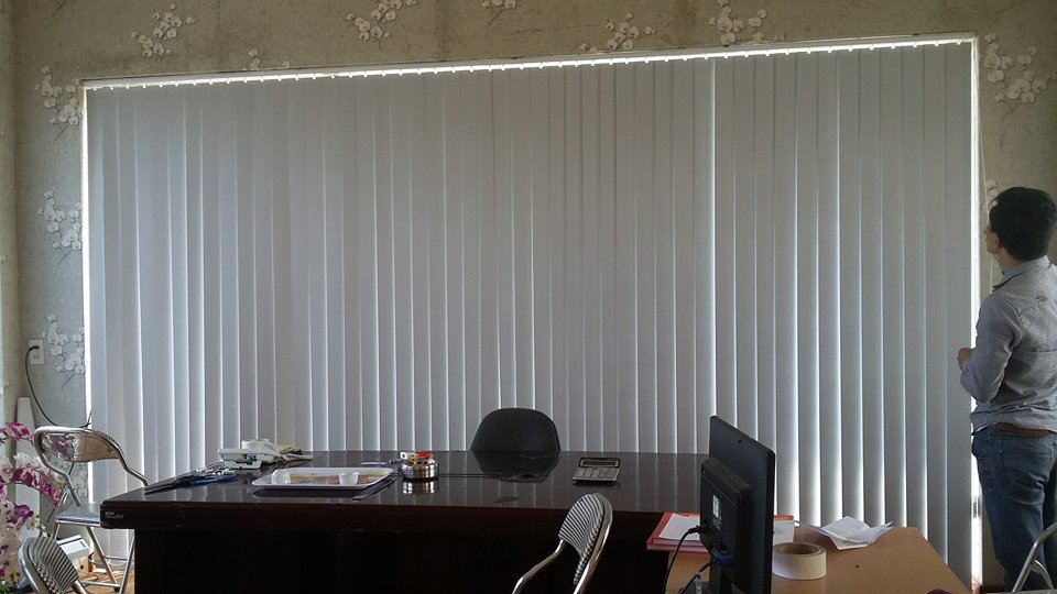 Rèm lá dọc được sử dụng cho văn phòng