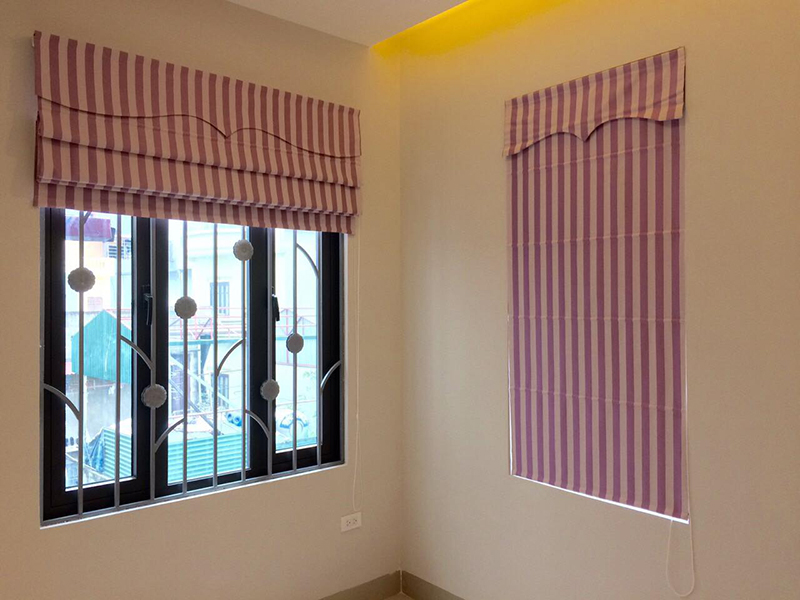 Mẫu rèm cửa sổ nhỏ yêu thích: Chọn lựa những mẫu rèm cửa sổ nhỏ yêu thích để trang trí không gian sống của bạn. Với nhiều loại chất liệu, kiểu dáng và màu sắc để lựa chọn, bạn có thể tạo ra một không gian sống độc đáo, phù hợp với phong cách của bạn. Rèm vải cũng giúp tăng thêm tính thẩm mỹ và làm cho không gian của bạn trở nên nổi bật.