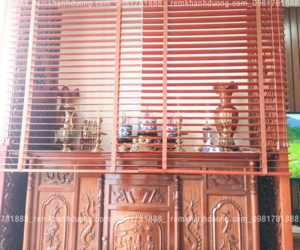 Mẫu rèm che bàn thờ đẹp đơn giản cho chung cư ở Nguyễn Huy Tưởng