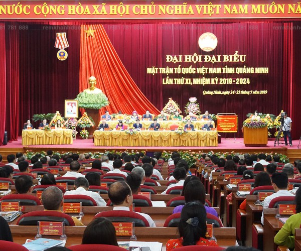 Phông hội nghị đẹp màu đỏ sang trọng tại Lý Thường Kiệt, Hà Nội HT 06