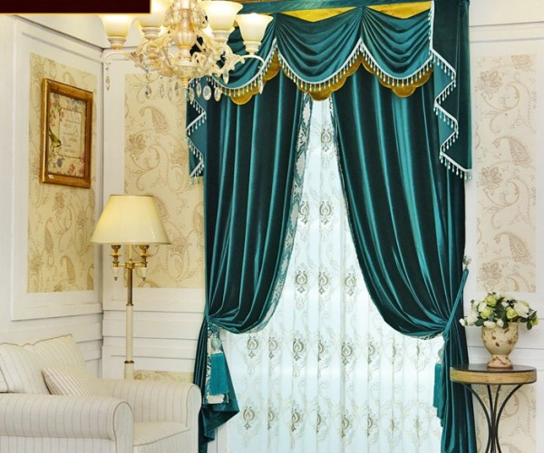 Rèm vải tân cố điển vải nhung tuyết màu xanh lục cho phòng khách tại Nguyễn Trãi