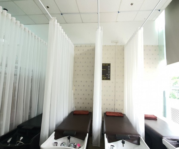 Rèm voan trắng ngăn giường cho Salon tóc tại Tòa D inperia Garden 143 Nguyễn Tuân