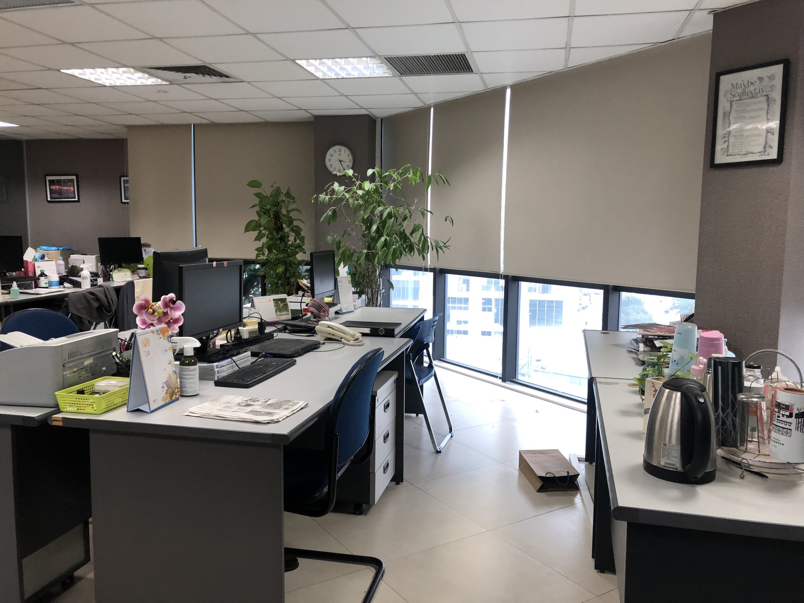 Rèm cuốn đơn giản, tinh tế cho văn phòng tại Hoàng Mai