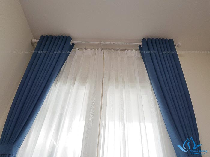 Lớp voan trắng nhẹ nhàng của rèm vải HH504