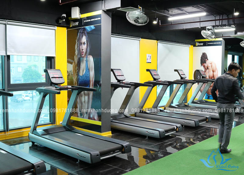 Rèm cuốn trơn phòng tập gym, yoga cản nắng đến 100%