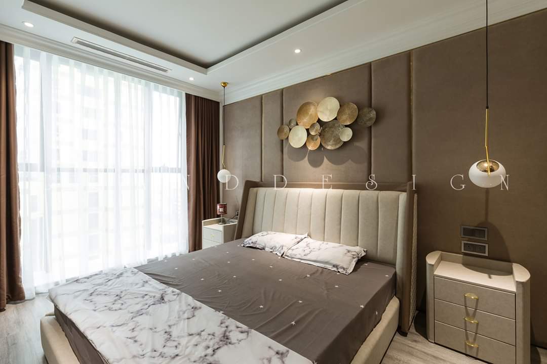 Rèm vải màu nâu cho sơn tường màu nâu