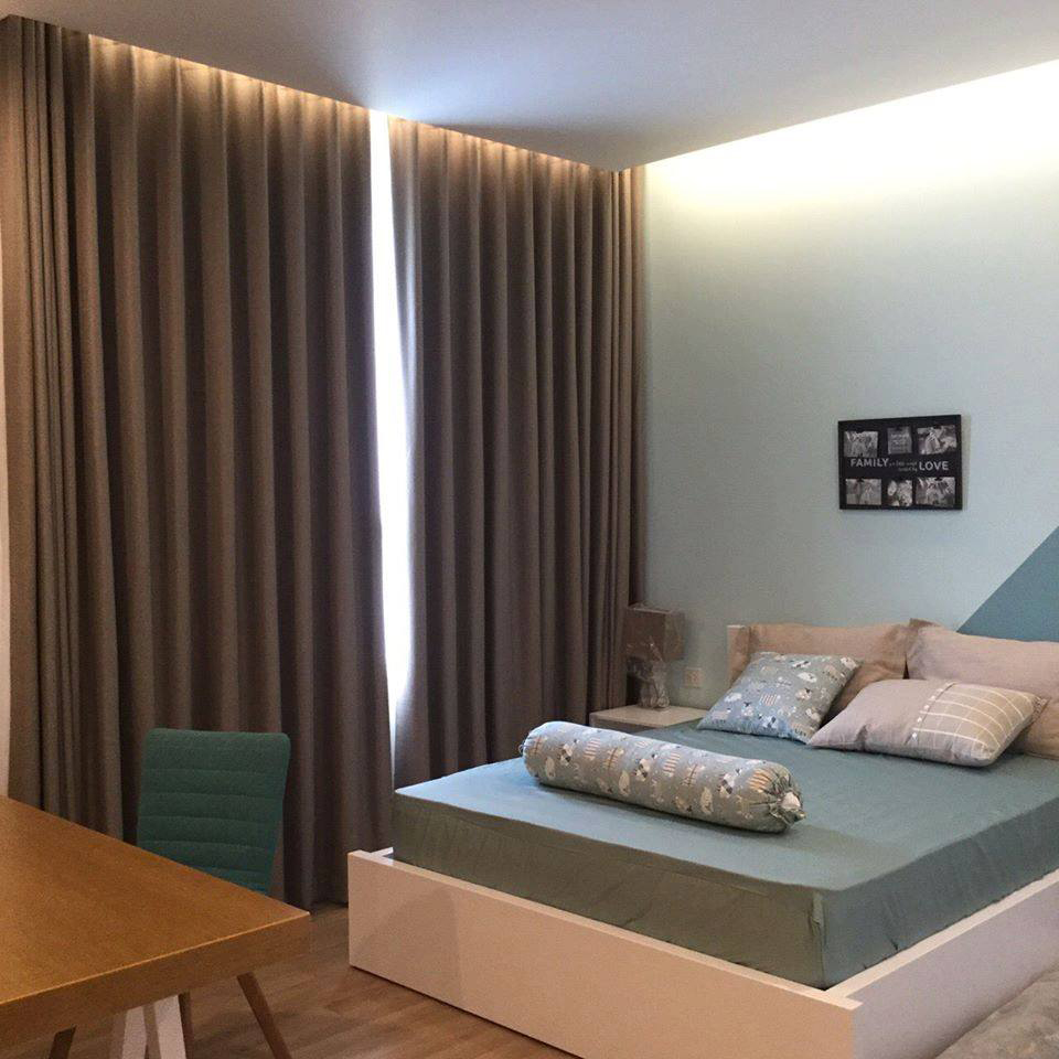 Lớp vải dày của rèm vải hai lớp để cản nắng