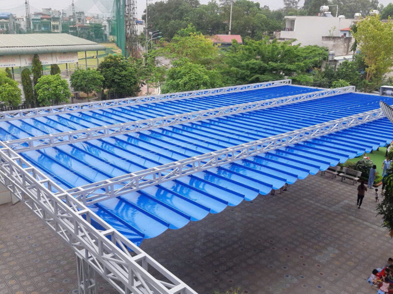 Bạt mái xếp lượn sóng ngoài trời che nắng mưa cho Sân trường học ở Thanh Xuân