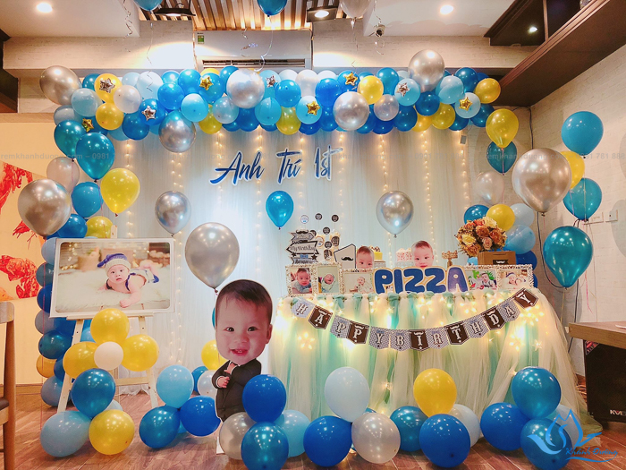 Mẫu rèm voan trang trí sinh nhật đơn sắc mềm mại tại Cầu Giấy