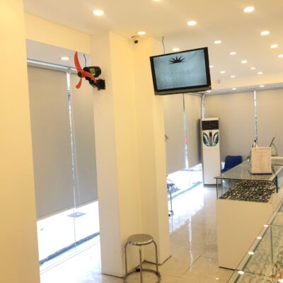 Rèm cuốn màu trơn cho cửa hàng, văn phòng kính tại Xuân Thủy 2024