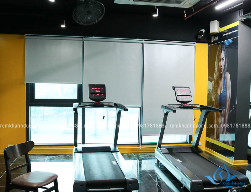 Rèm cuốn trơn đẹp phòng gym, yoga tại Long Biên