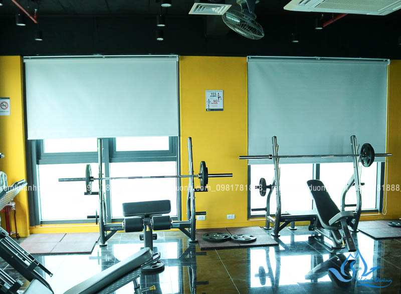 Rèm cuốn trơn đẹp phòng gym, yoga tại Long Biên