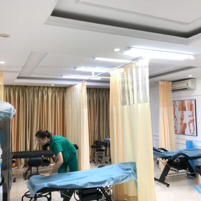 rem-dep-ngan-giuong-cho-tham-mi-vien-sp-34-o-ba-dinh (6)