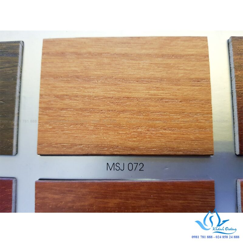 Gỗ rèm MSJ 702 có màu nâu nhạt cùng vân xước