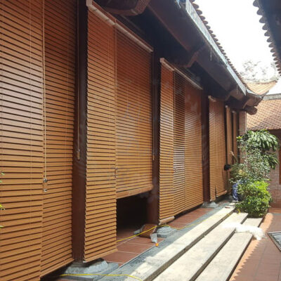 Màu sắc nâu sáng của rèm gỗ tùng tự nhiên B301