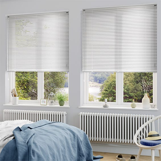 studio-bright-white-20-venetian-blind-a
