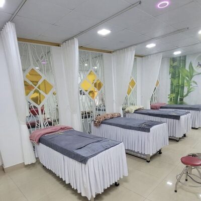 Rèm spa Voan trắng ngăn giường cho thẩm mỹ viện tại Lê văn Lương  (2)