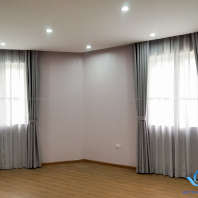 Rèm vải một màu ấn tượng cho cửa sổ phòng khách Chùa Bộc, Hà Nội RC-11
