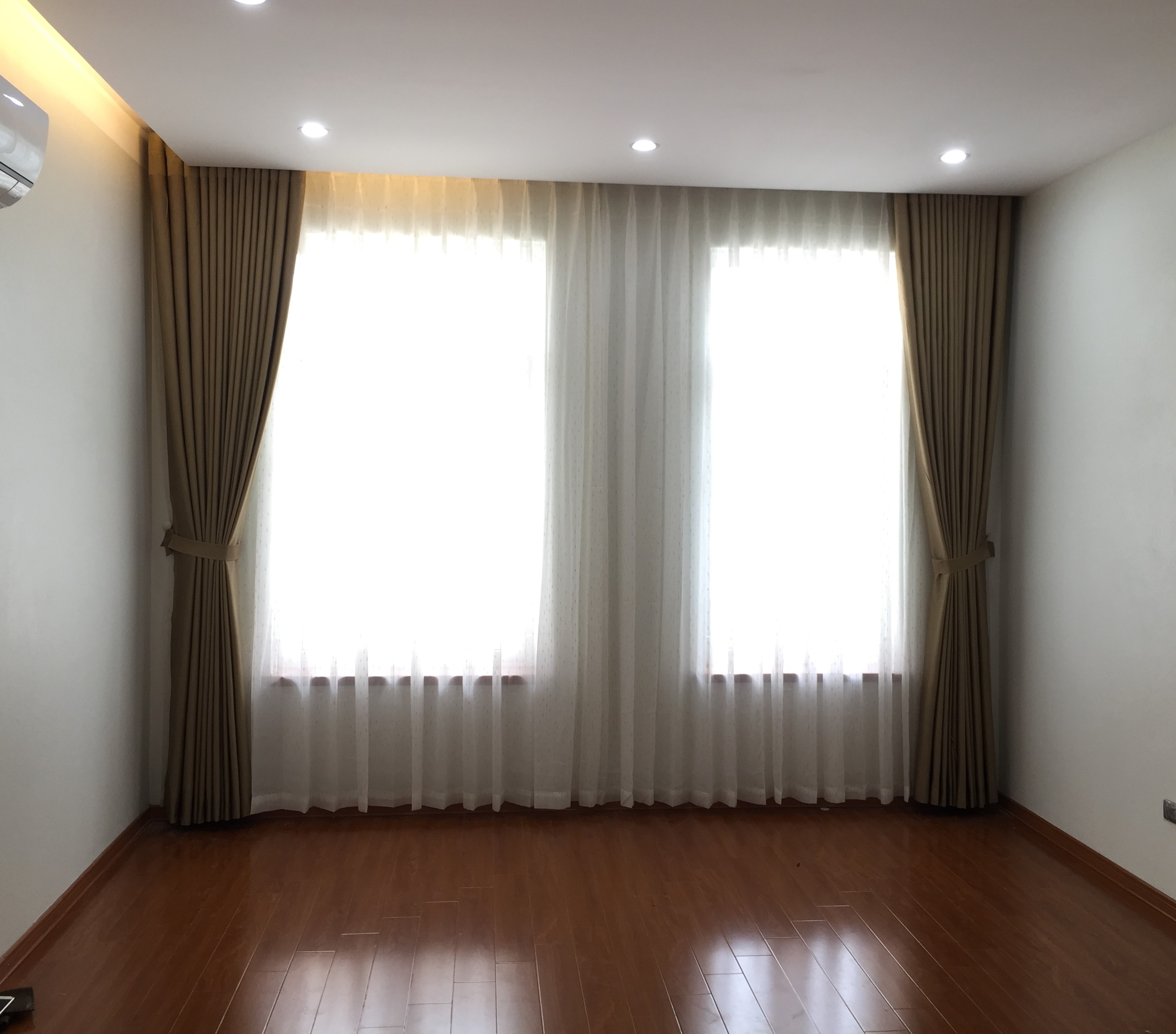 Rèm vải một màu tại biệt thự sang trọng quận Hoàn Kiếm - Hà Nội HH-638