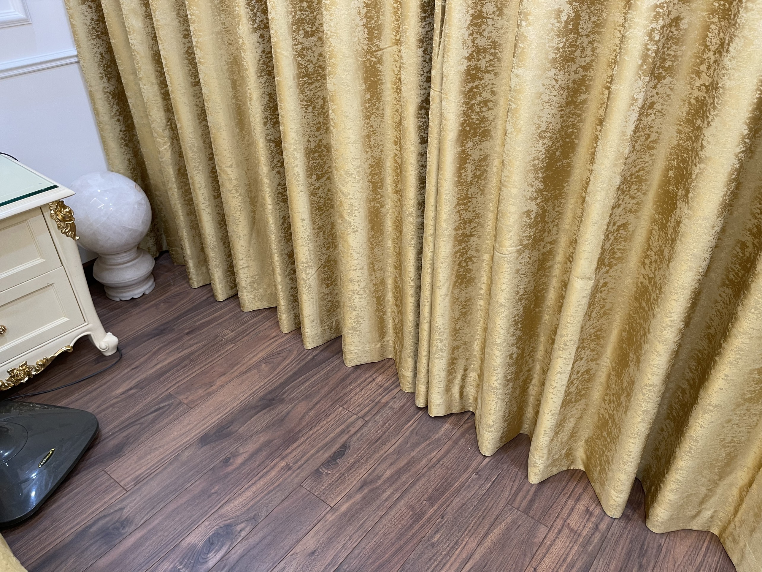 Rèm vải tân cổ điển hoàng gia vải Thổ Nhĩ Kỳ cho căn hộ cao cấp Thong Long Number One