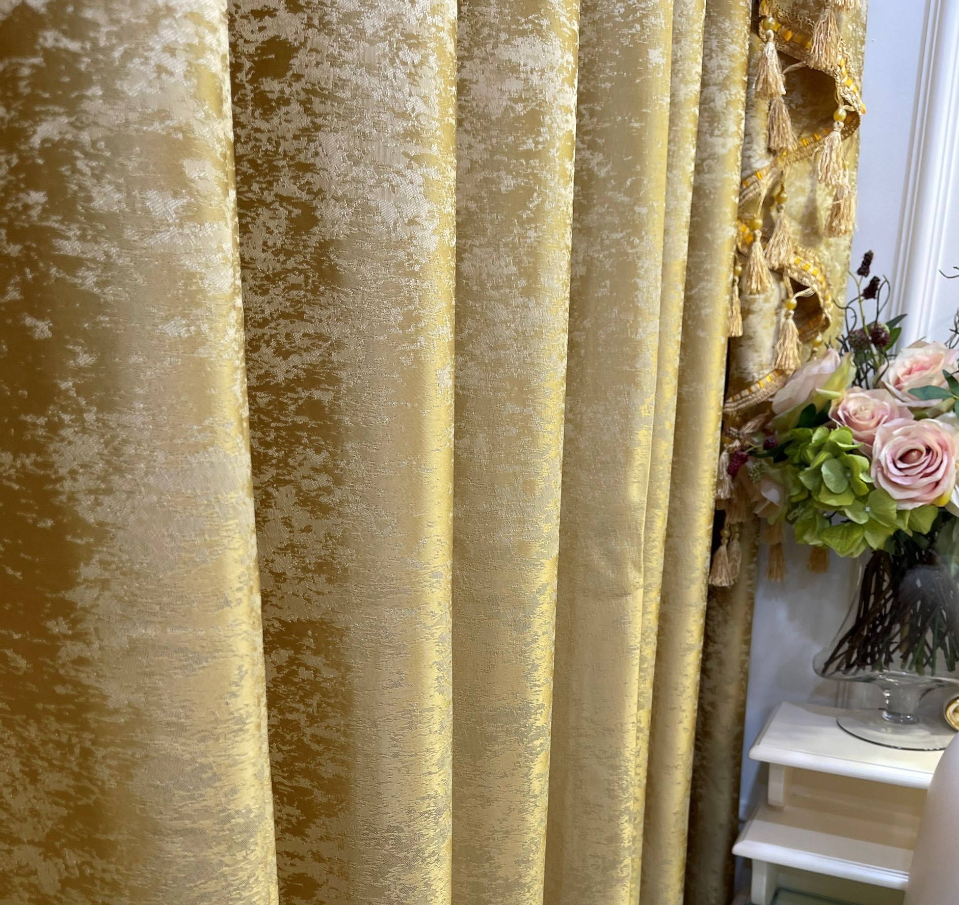 Rèm vải tân cổ điển hoàng gia vải Thổ Nhĩ Kỳ cho căn hộ cao cấp Thong Long Number One