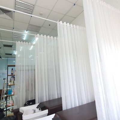 rèm voan trắng ngăn giường cho Salon tóc tại Tòa D inperia Garden 143 Nguyễn Tuân  (2)