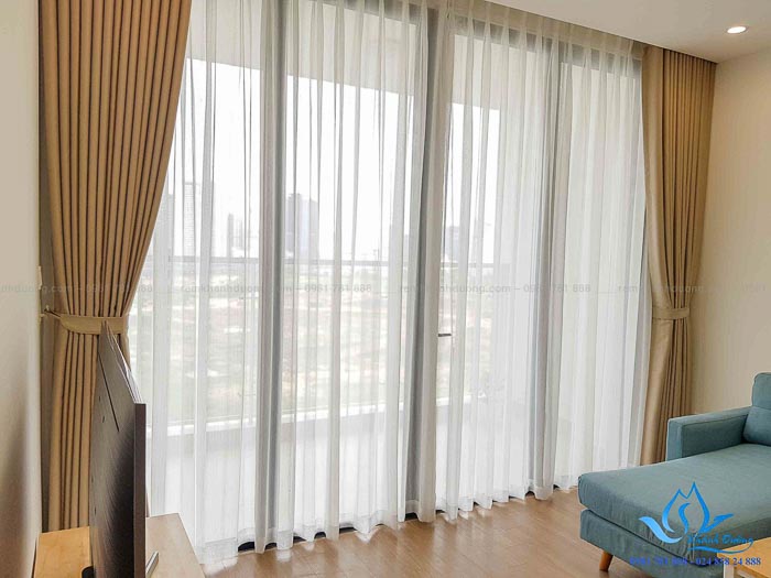 Rèm 1 màu cho phòng khách thanh lịch Vincom Phạm Hùng, Hà Nội TM695