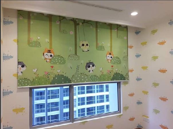 Rèm cuốn tranh in hình nhân vật hoạt hình dành cho bé