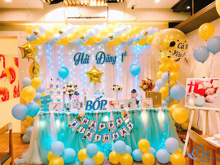 Mẫu rèm voan trắng trang trí sinh nhật đẹp nhẹ nhàng tại Tây Hồ