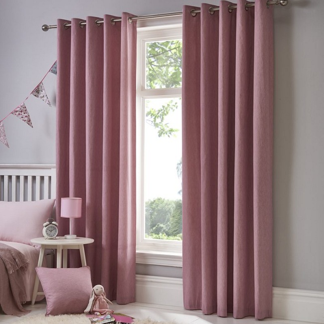 rèm hồng pastel mang đến sự nhẹ nhàng dễ thương